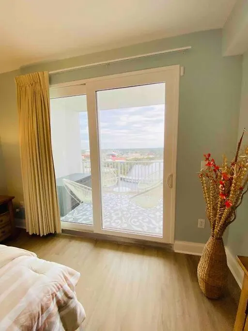 Resort Style Luxury Apartment #930 Panama City Beach