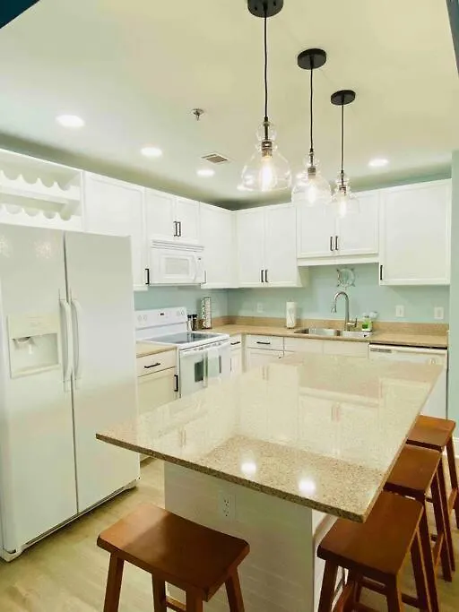 Resort Style Luxury Apartment #930 Panama City Beach